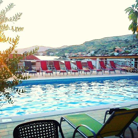 Kuca Pecine Bed & Breakfast Metajna Exterior foto